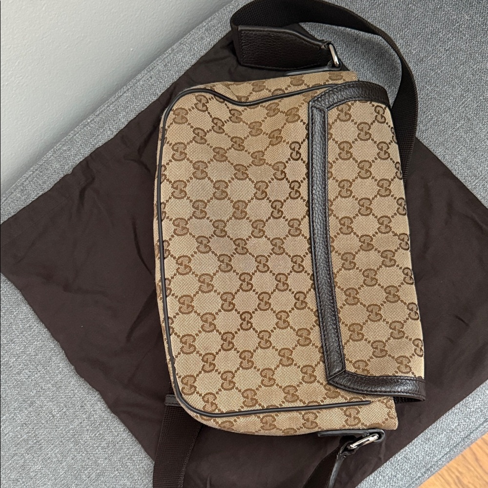 Gucci Monogram Crossbody Bag - Picture 4 of 7